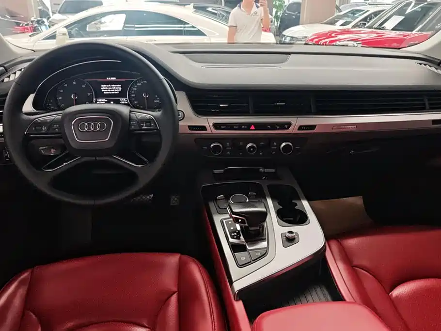 Audi Q7 — миниатюра 12