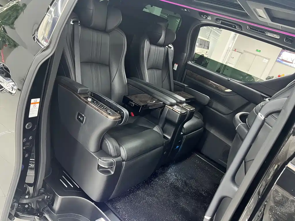 Toyota Alphard — фотографии объявления, Фото 13
