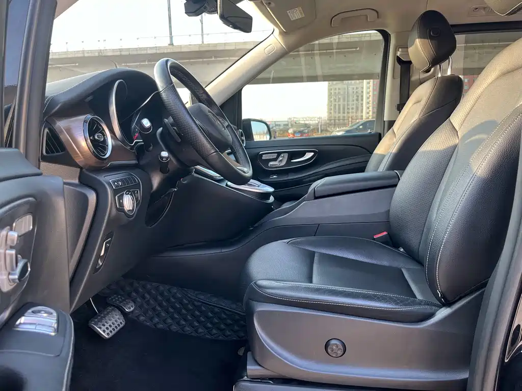 MERCEDES-BENZ V CLASS