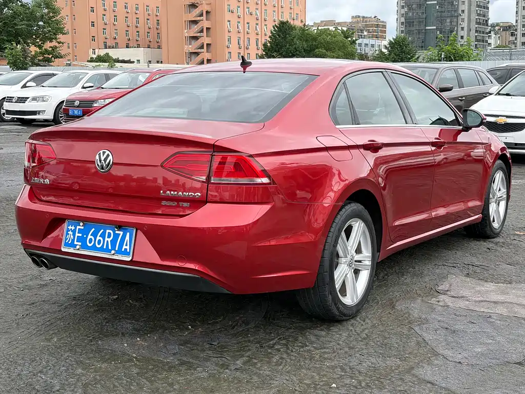 Volkswagen Lamando 2015 330TSI DSG Comfort