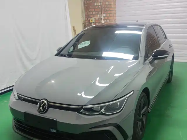 VOLKSWAGEN GOLF 2022