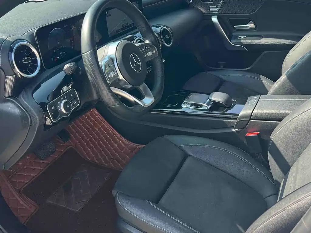 Mercedes-Benz A-Class — миниатюра 7