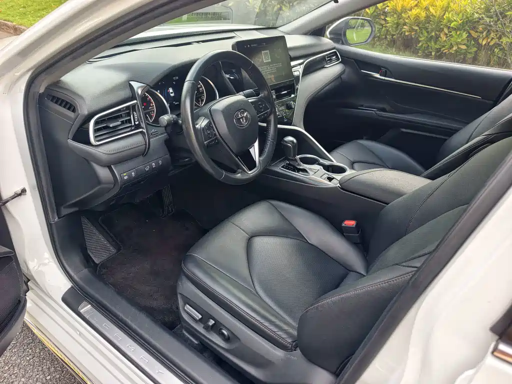 Toyota Camry — миниатюра 7