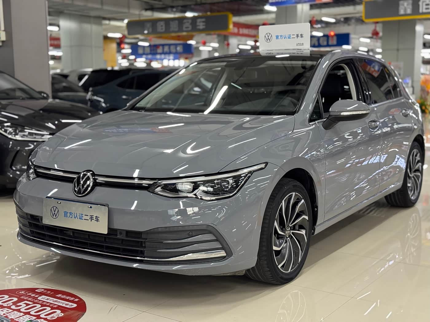Volkswagen Golf 1.4 л 2022 г. Серебристо-серый, пробег 15000 км