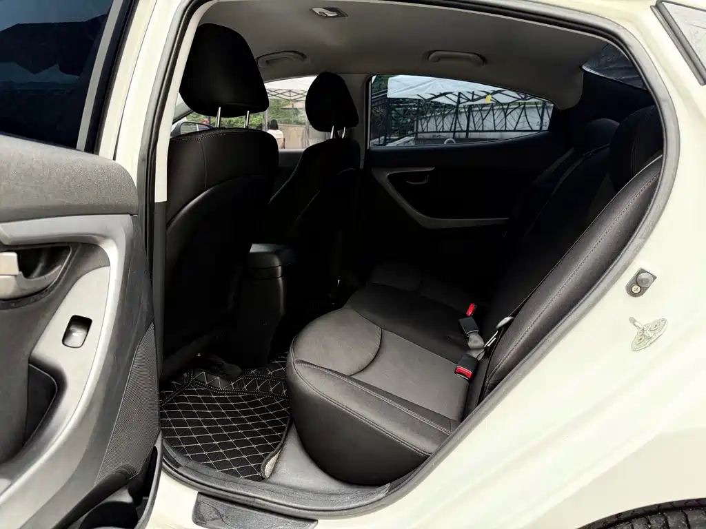 Hyundai Elantra Langdong — миниатюра 9
