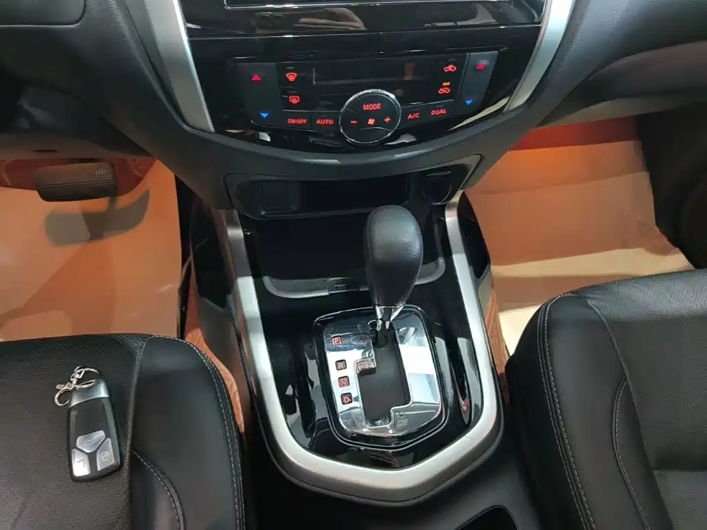 Nissan Terra — миниатюра 14