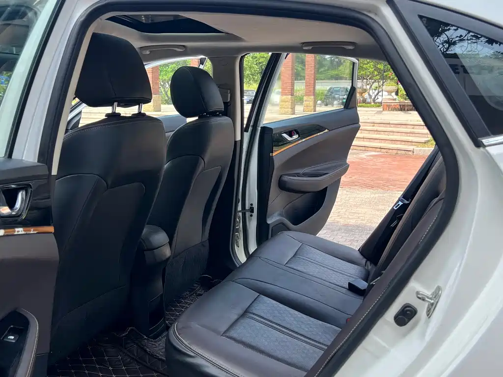 Changan Eado DT — миниатюра 6