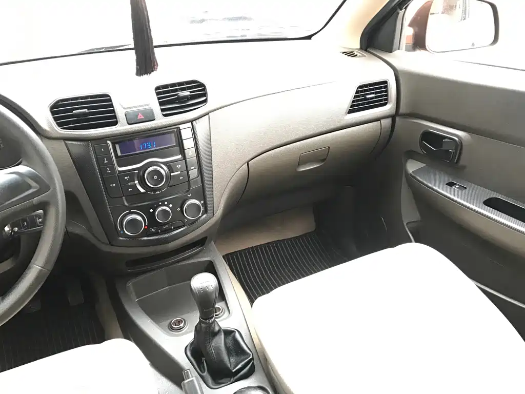 Wuling Hongguang — миниатюра 12