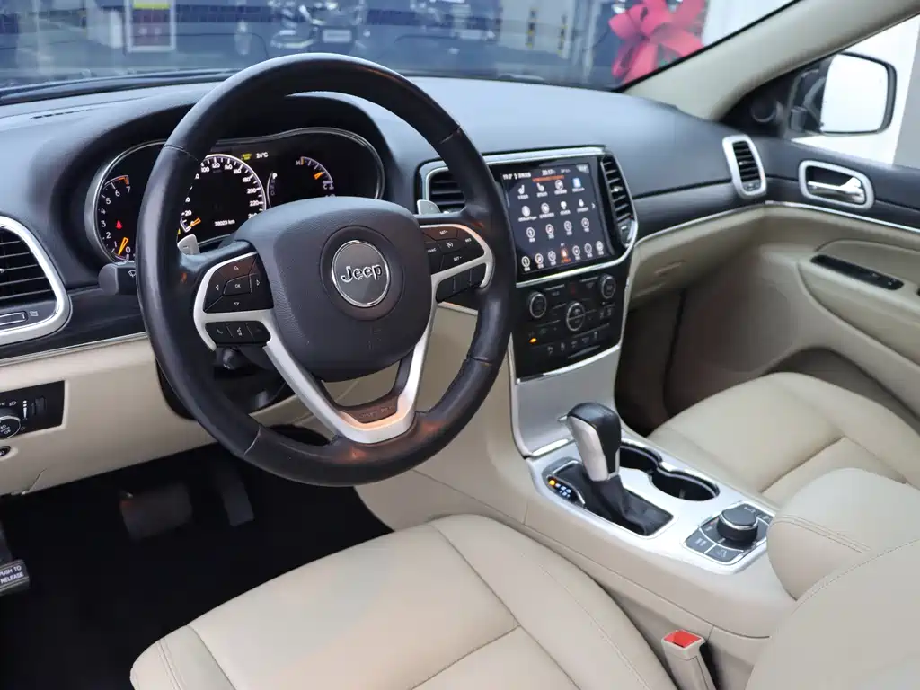 Jeep Grand Cherokee (Import) — миниатюра 6