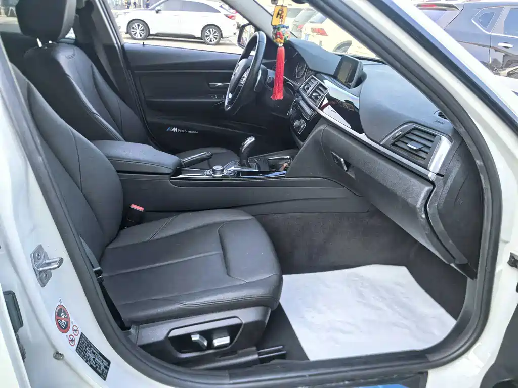 BMW 3 Series — миниатюра 9