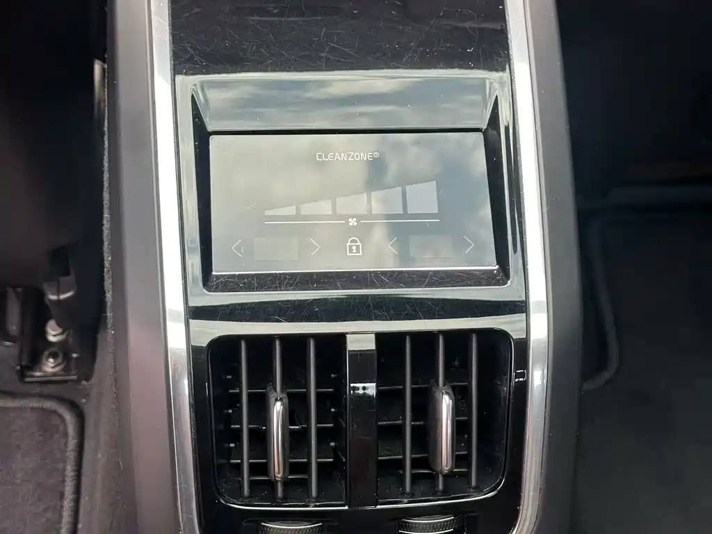 Volvo S90 — миниатюра 6