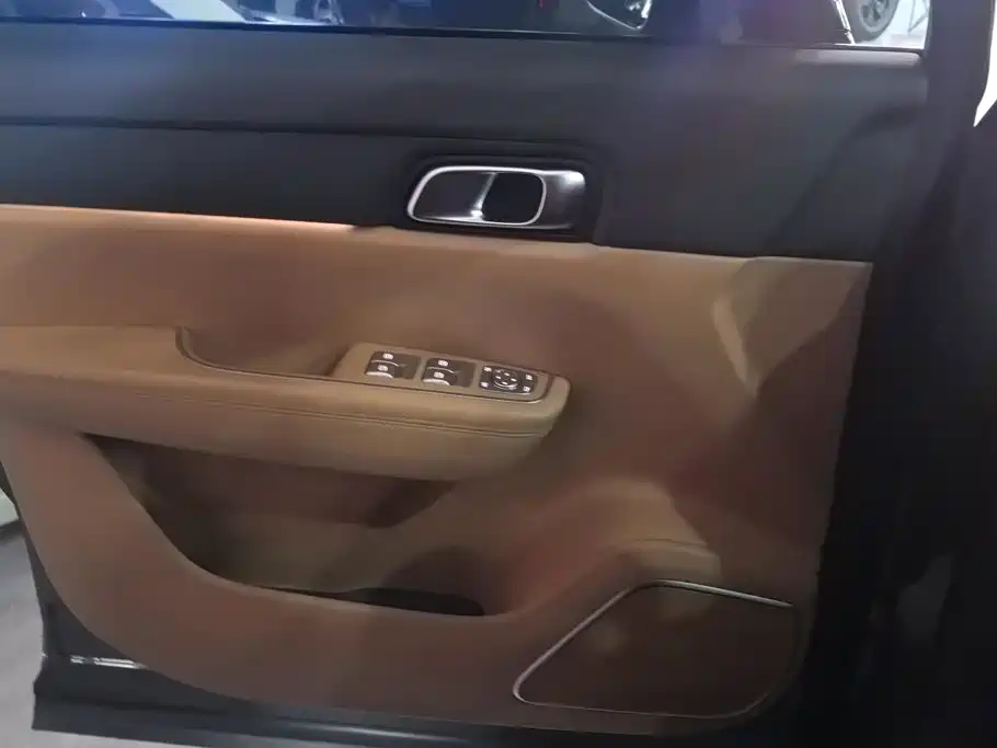 Li Auto Li ONE — миниатюра 7
