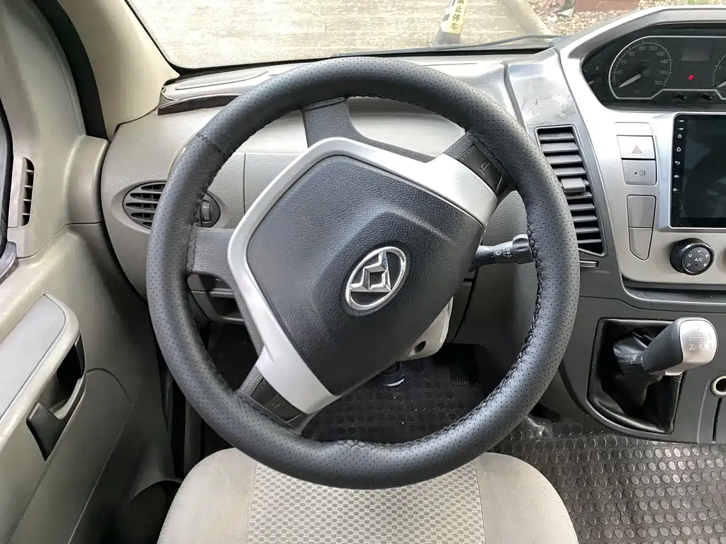 MAXUS V80 — миниатюра 10