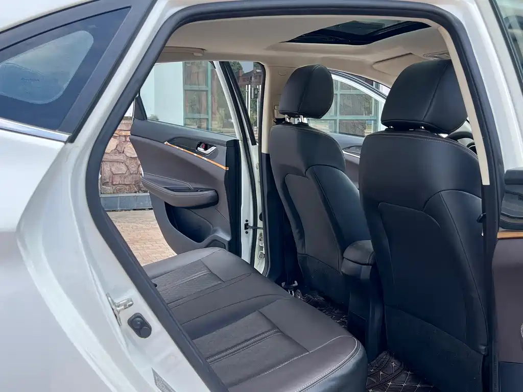 Changan Eado DT — миниатюра 12