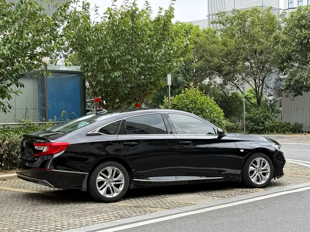 Honda Accord — миниатюра 10