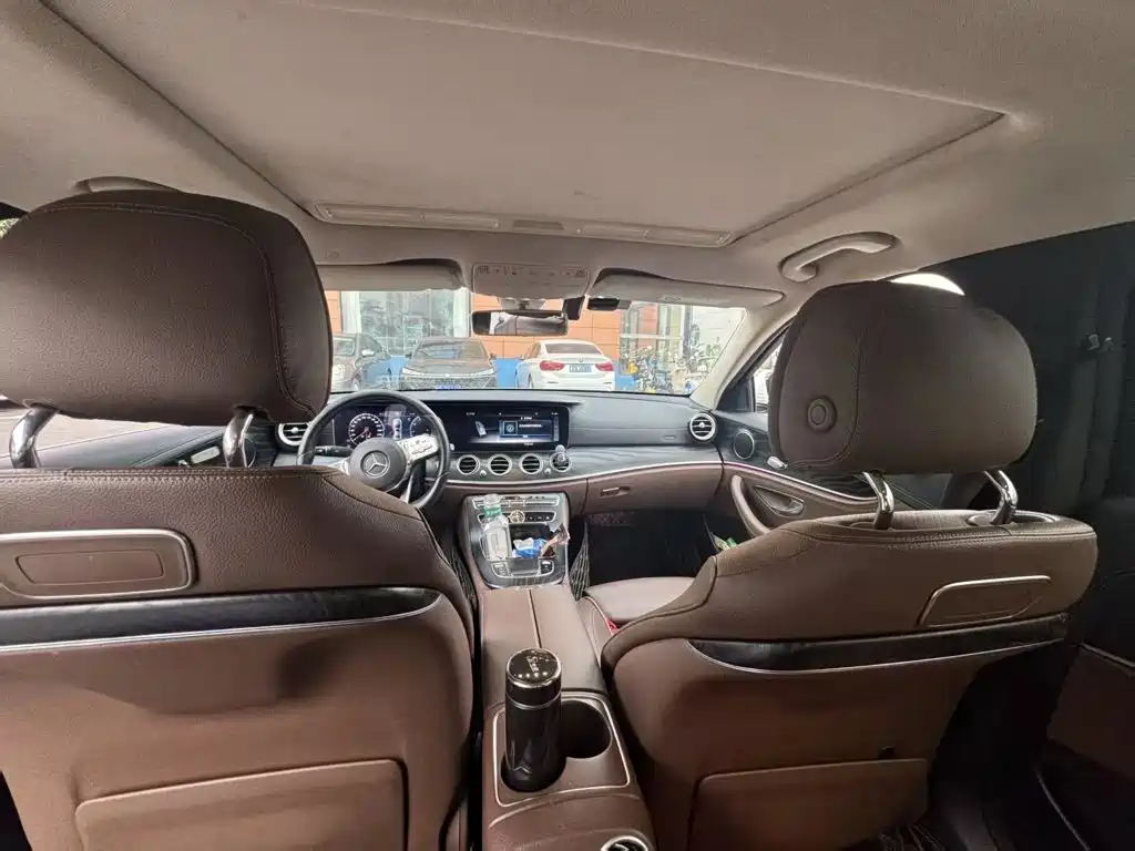 Mercedes-Benz E-Class — миниатюра 6