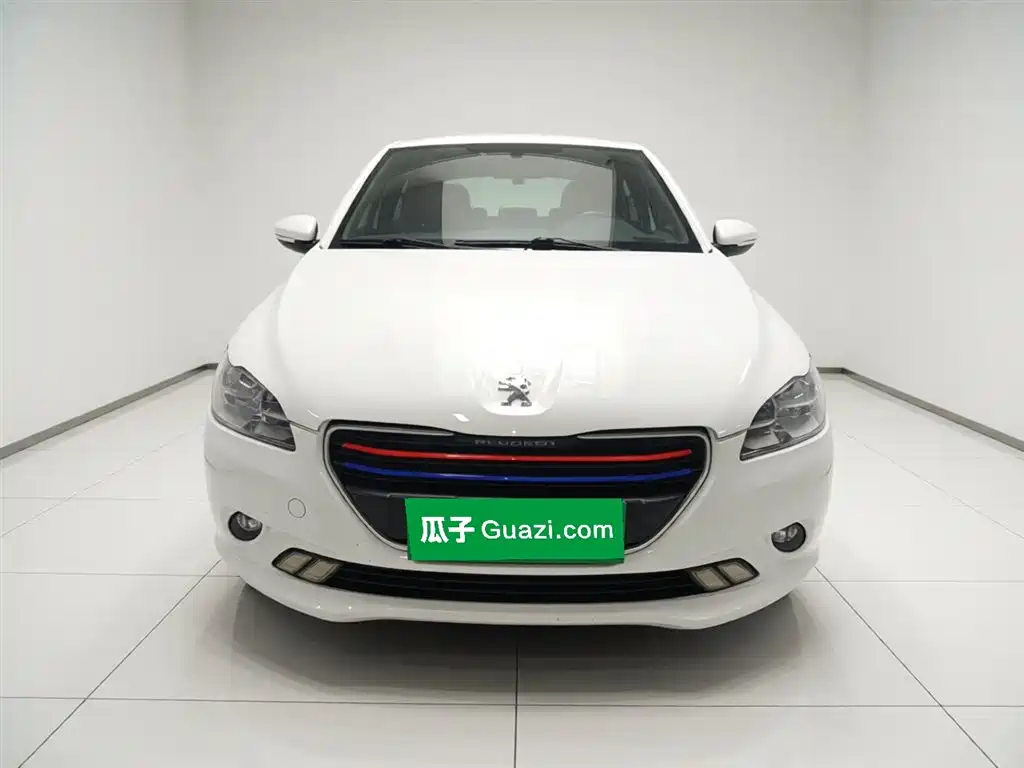 Peugeot 301 2014 1.6L MT Comfort