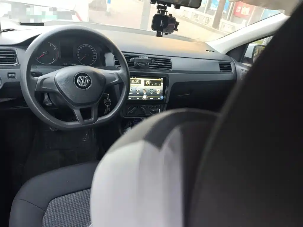 Volkswagen Santana — миниатюра 13