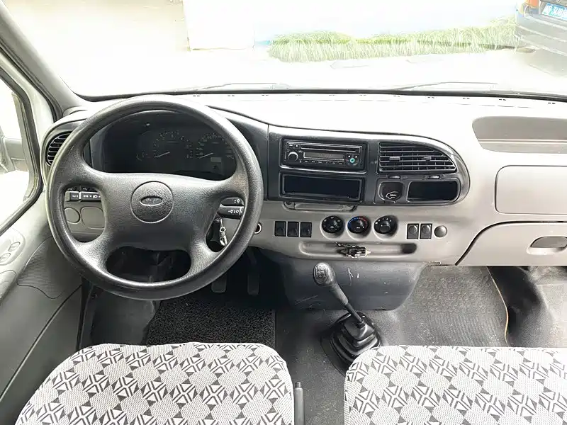 Ford Transit Classic — миниатюра 8