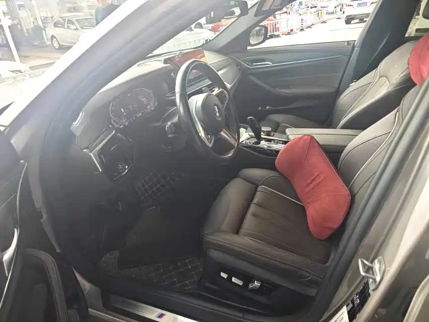BMW 5 Series — миниатюра 3