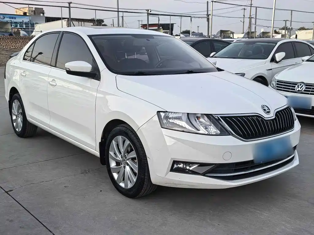 Skoda Rapid — миниатюра 4