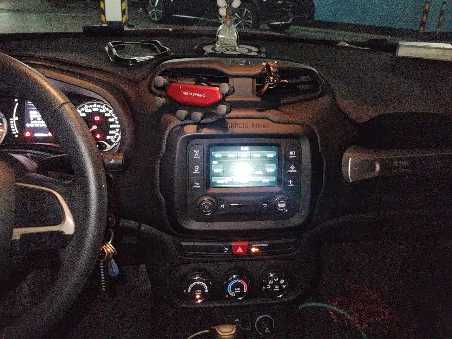 Jeep Renegade — миниатюра 13