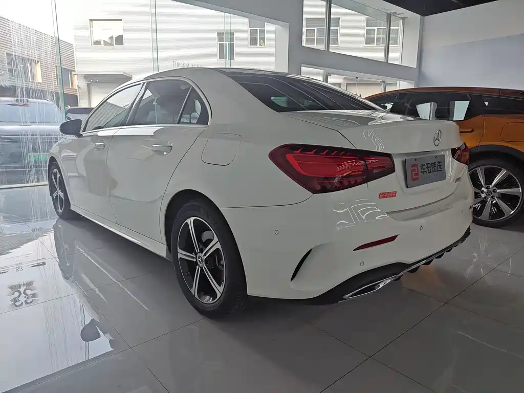Mercedes-Benz A-Class A 2025 A 200 L Fashion