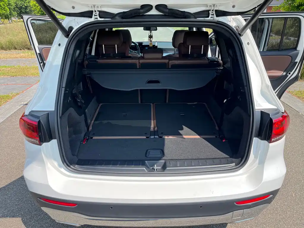 Mercedes-Benz GLB — миниатюра 11