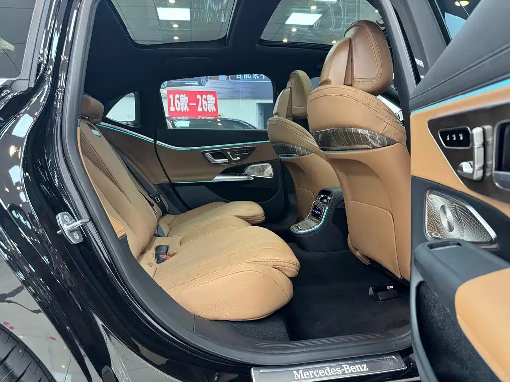 Mercedes-Benz E-Class — миниатюра 16