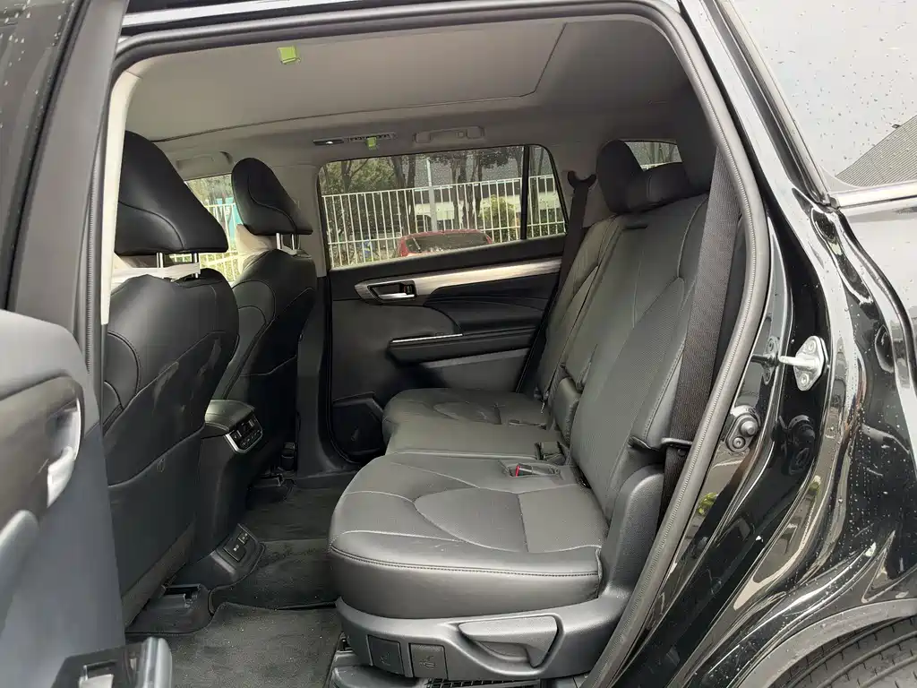 Toyota Highlander — миниатюра 9