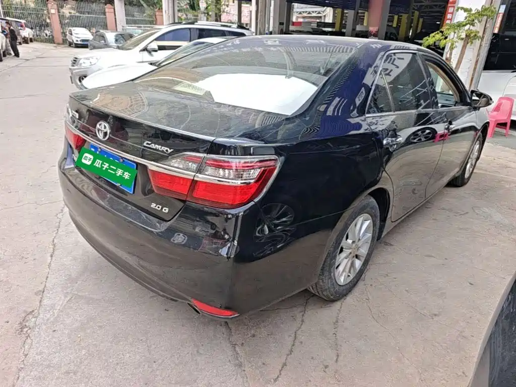Toyota Camry — миниатюра 7