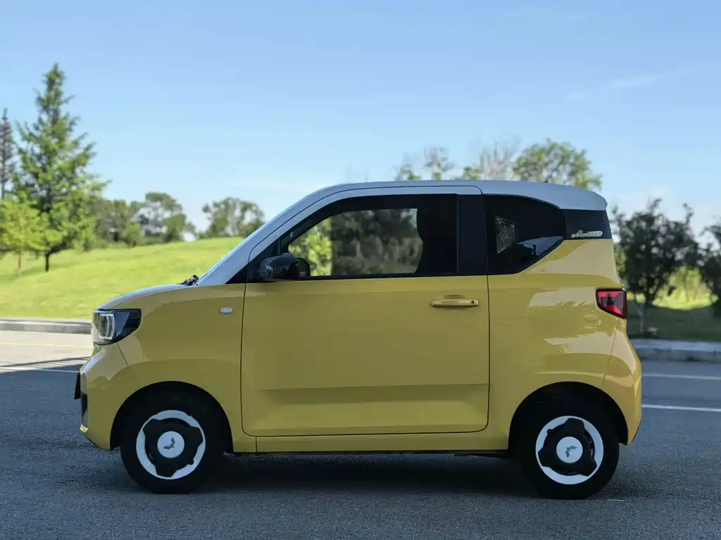 Wuling MINIEV — миниатюра 11