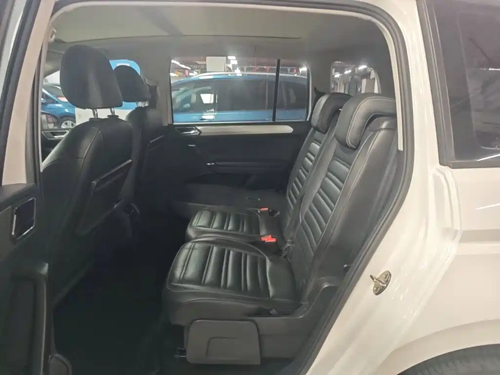Volkswagen Touran — миниатюра 17