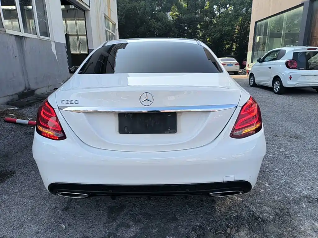 Mercedes-Benz C-Class — миниатюра 6