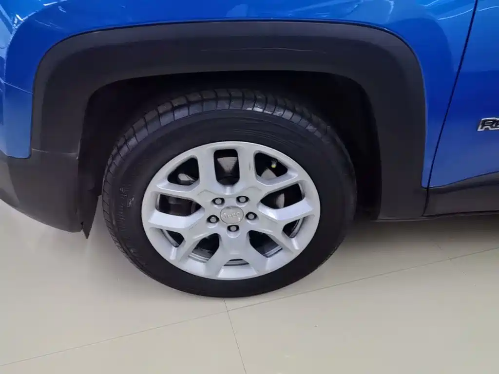 Jeep Renegade — миниатюра 23
