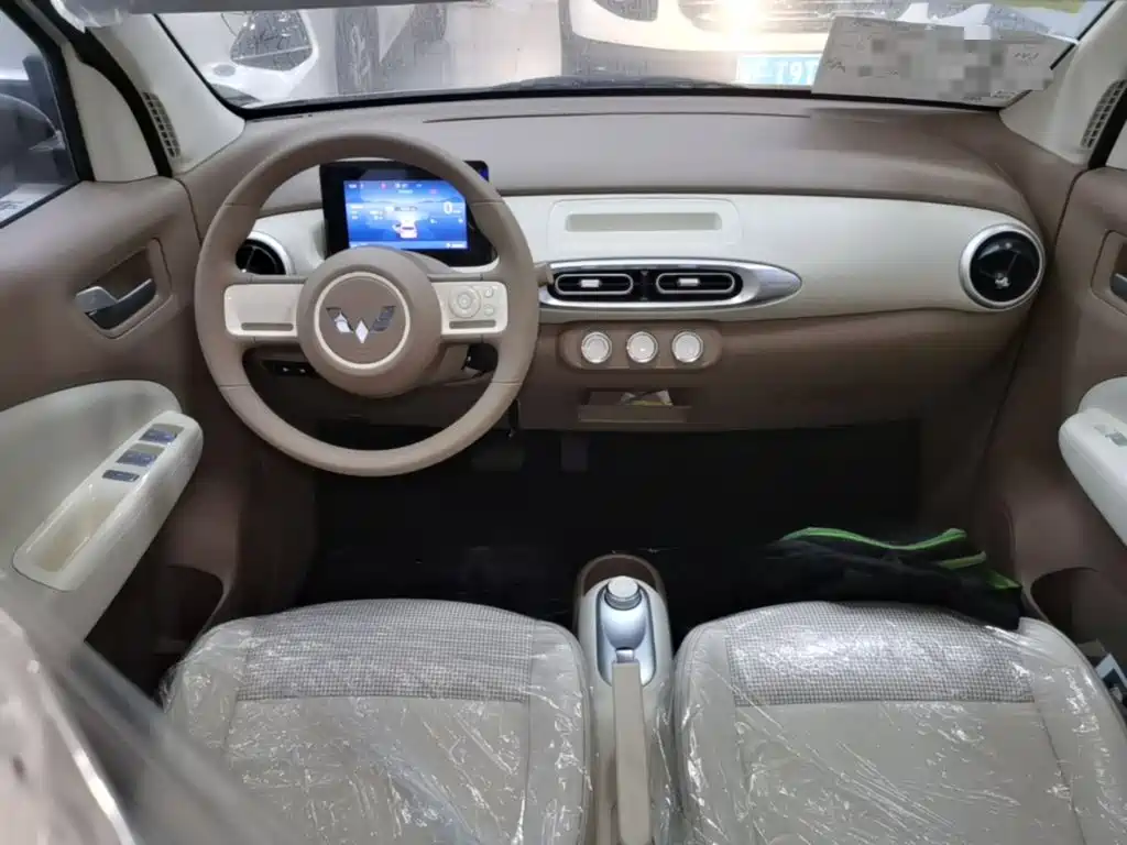 Wuling MINIEV — миниатюра 10