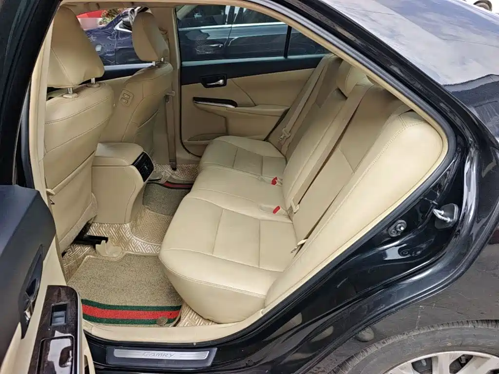 Toyota Camry — миниатюра 17