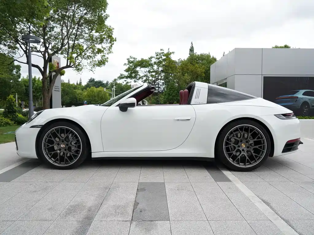 Porsche 911 2023 Targa 4 3.0T