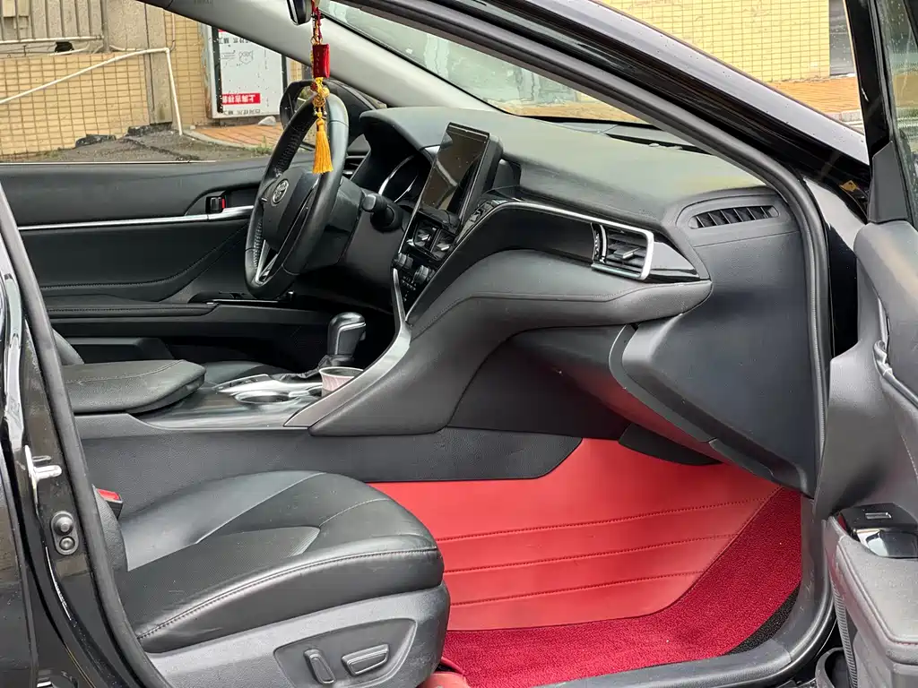 Toyota Camry — миниатюра 6