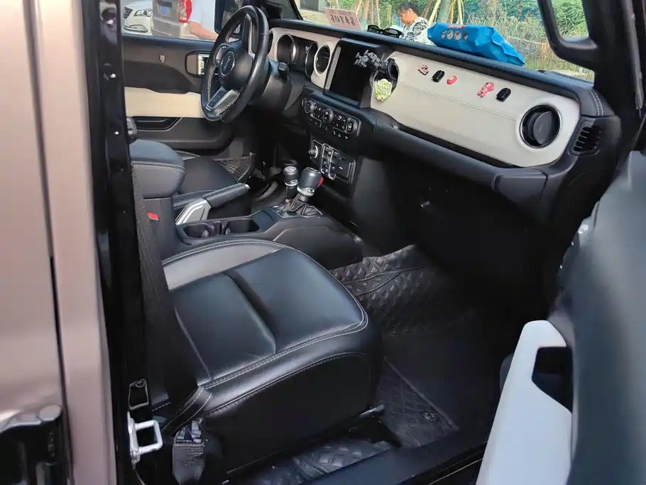 Jeep Wrangler PHEV — миниатюра 8