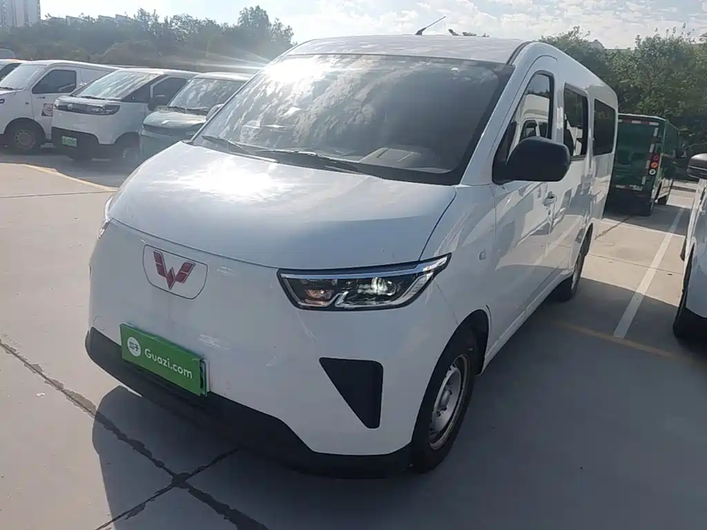 Wuling Yangguang — миниатюра 2