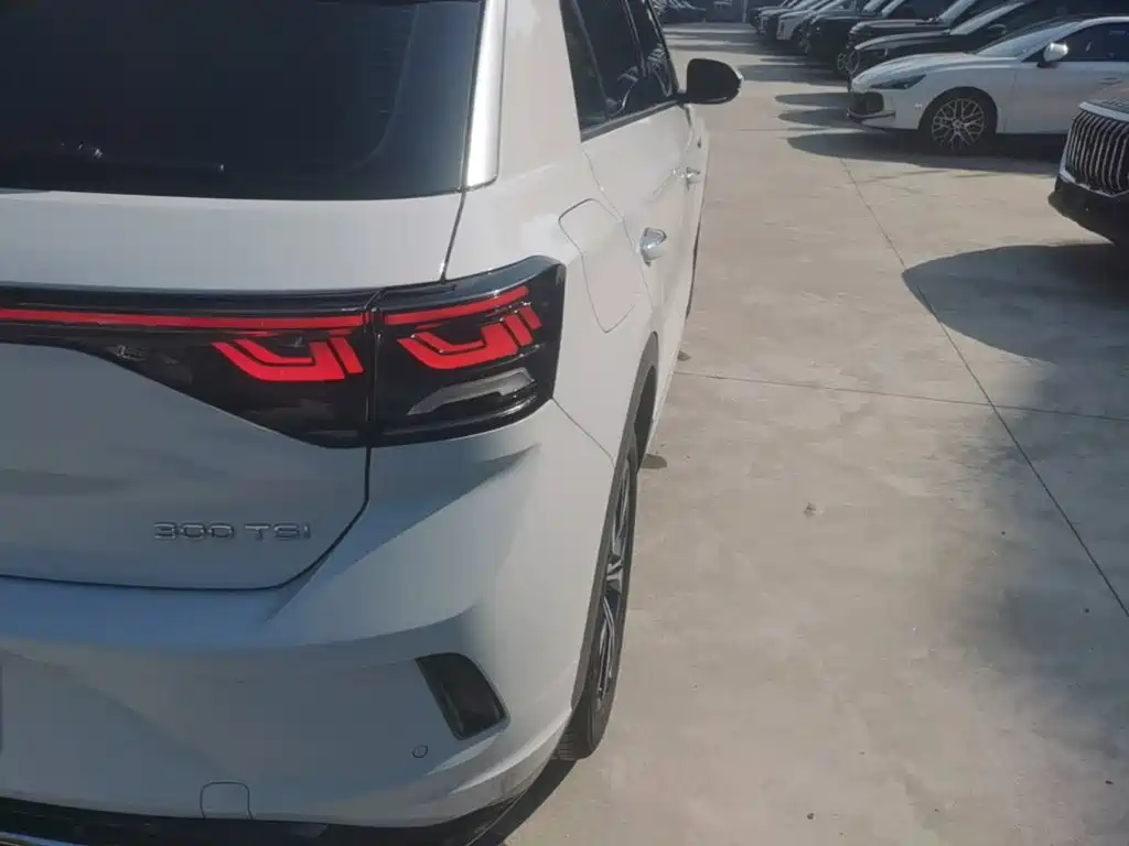Volkswagen T-Roc — миниатюра 8