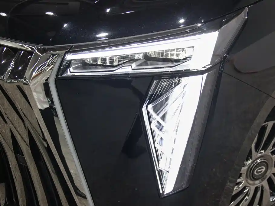GAC M8