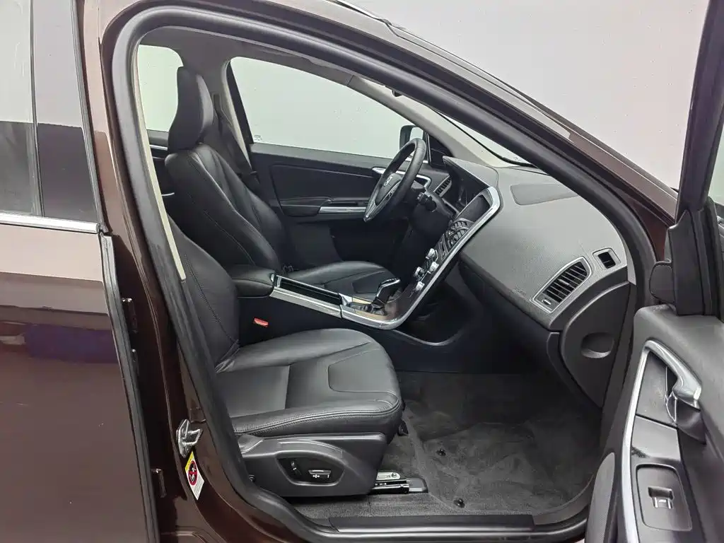 Volvo XC60 — миниатюра 23