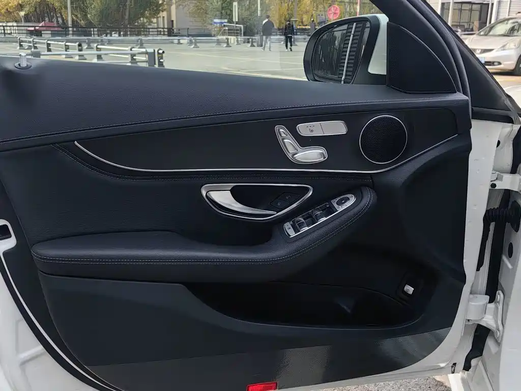 Mercedes-Benz C-Class — миниатюра 17