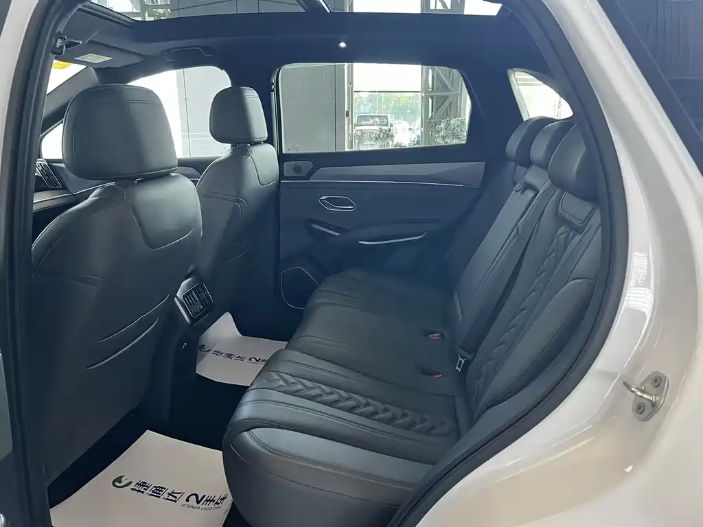 BYD L DM-i — миниатюра 25