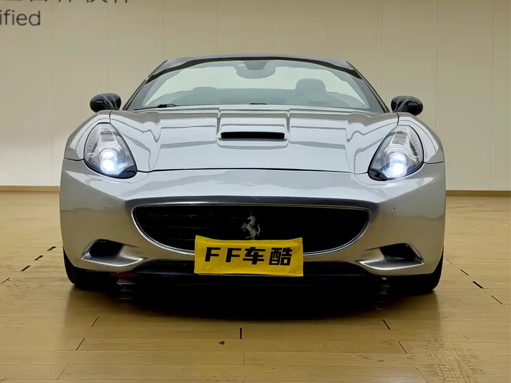 Ferrari California T 2012 4.3L