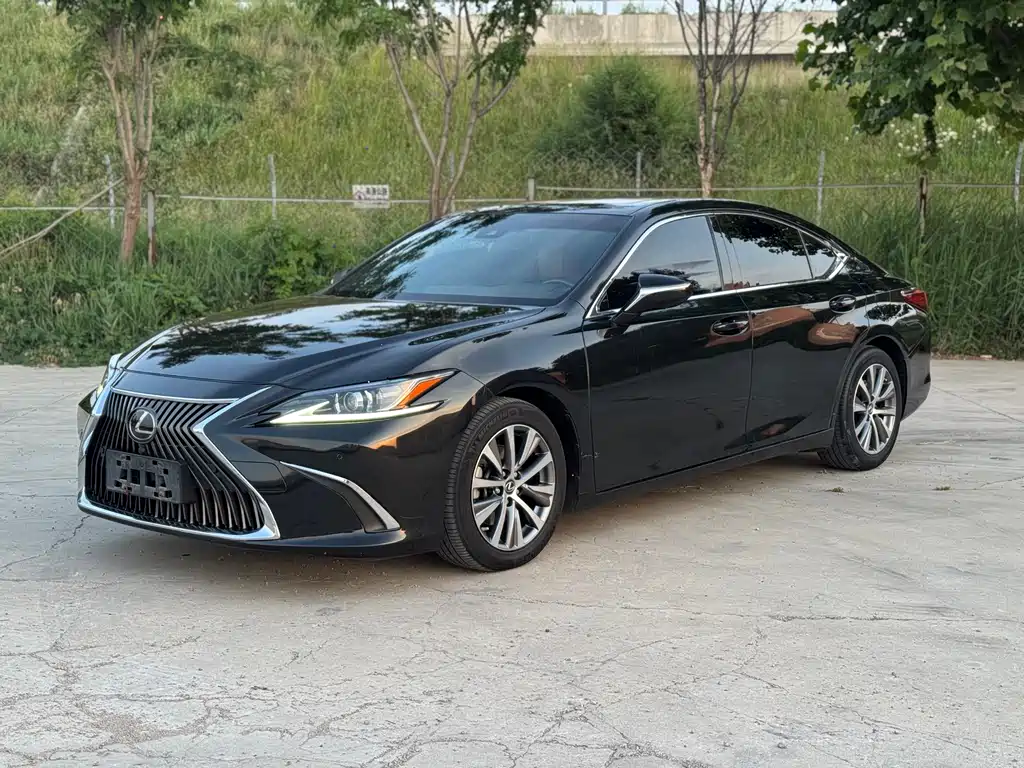 Купить Lexus ES