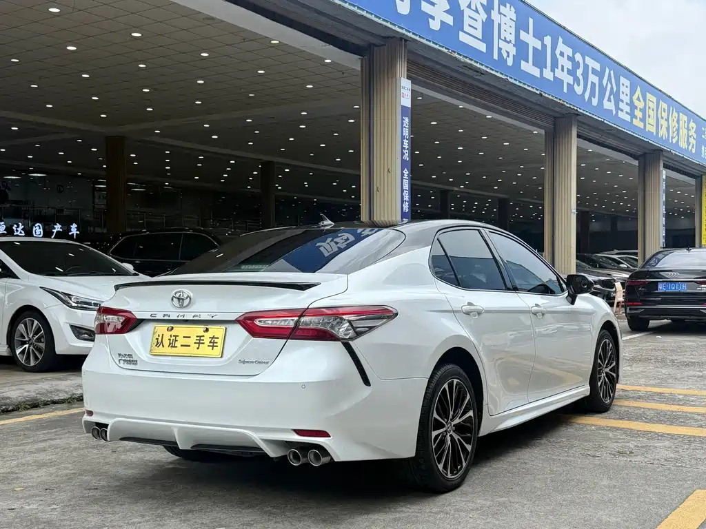Toyota Camry — миниатюра 5