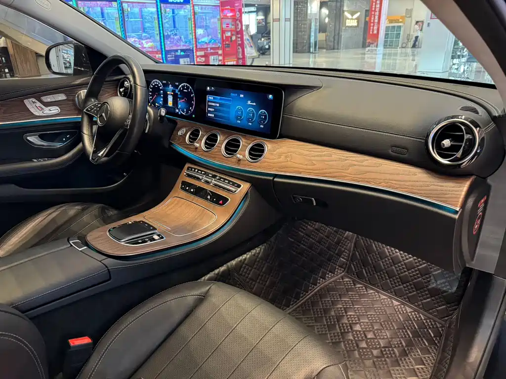 MERCEDES-BENZ E CLASS